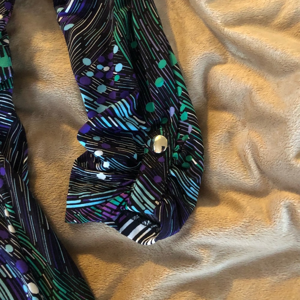 CACHE wrap dress; 3/4 “ sleeves, buckle waist to adjust. Never worn. Feels good. - Picture 11 of 13